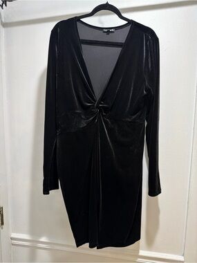 Fashion Nova Sexy Black Velvet Knot-Front Long Sleeve Dress